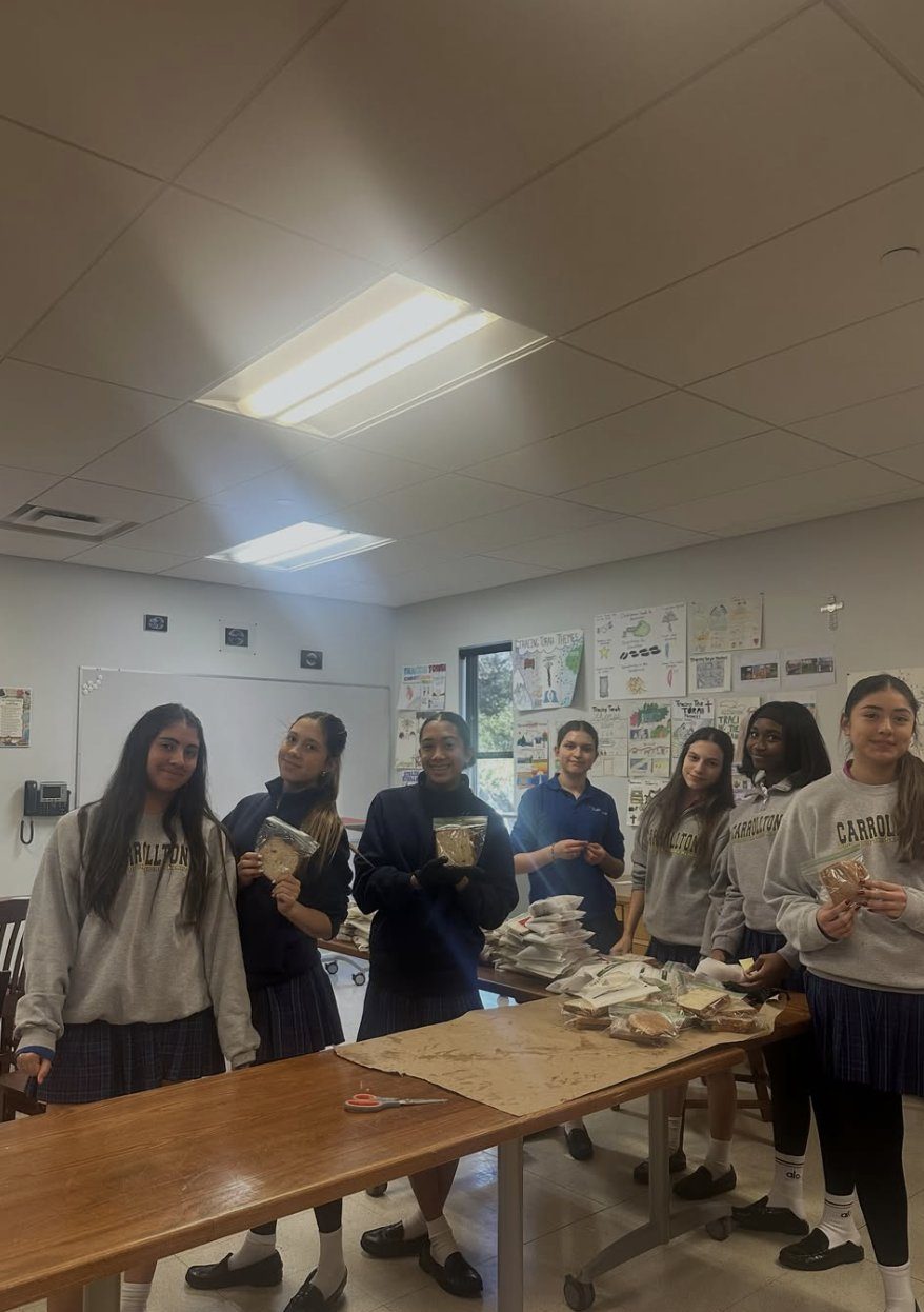 gallery-03-students-holding-bags